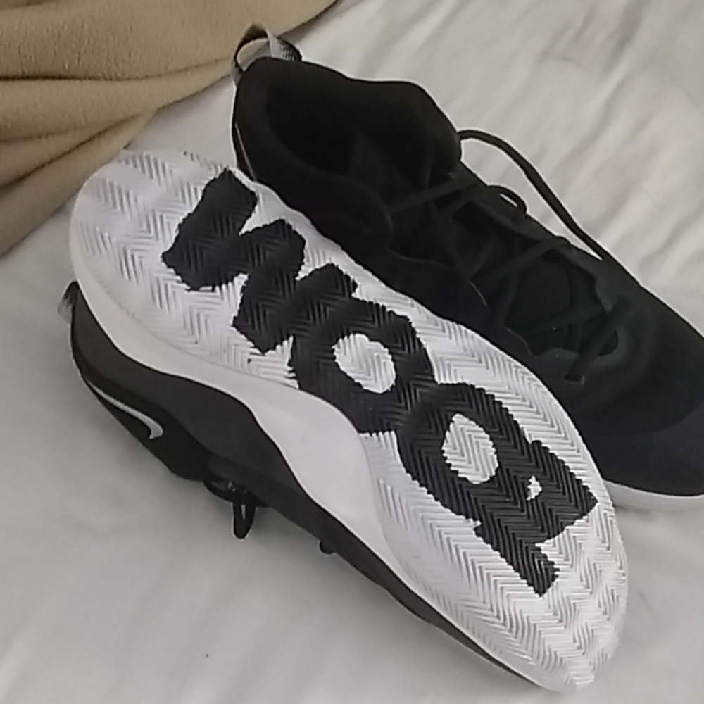 Shoes - Picture 3 of 4